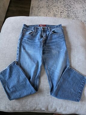 Arizona Jean Company Women's Original Straight Light Blue Jeans